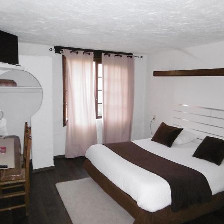 Hotel Le Relais Des Vieilles Postes Les Avenières Exteriér fotografie