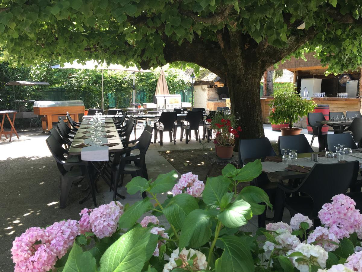 Hotel Le Relais Des Vieilles Postes Les Avenières Exteriér fotografie