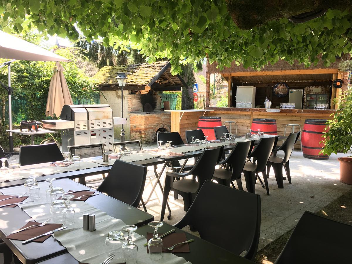 Hotel Le Relais Des Vieilles Postes Les Avenières Exteriér fotografie