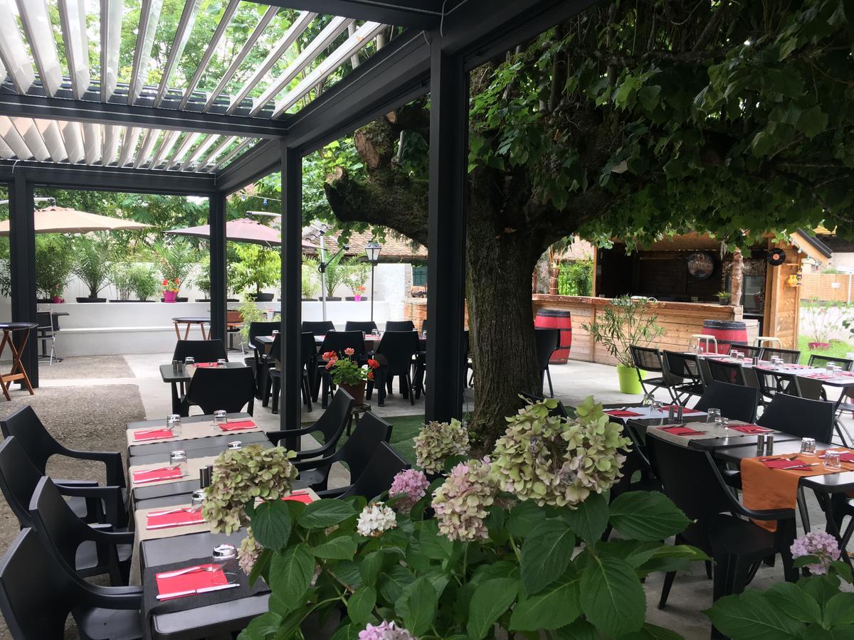 Hotel Le Relais Des Vieilles Postes Les Avenières Exteriér fotografie
