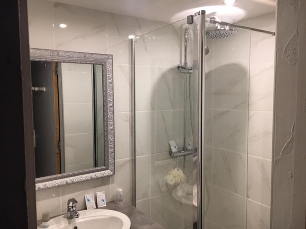 Hotel Le Relais Des Vieilles Postes Les Avenières Exteriér fotografie