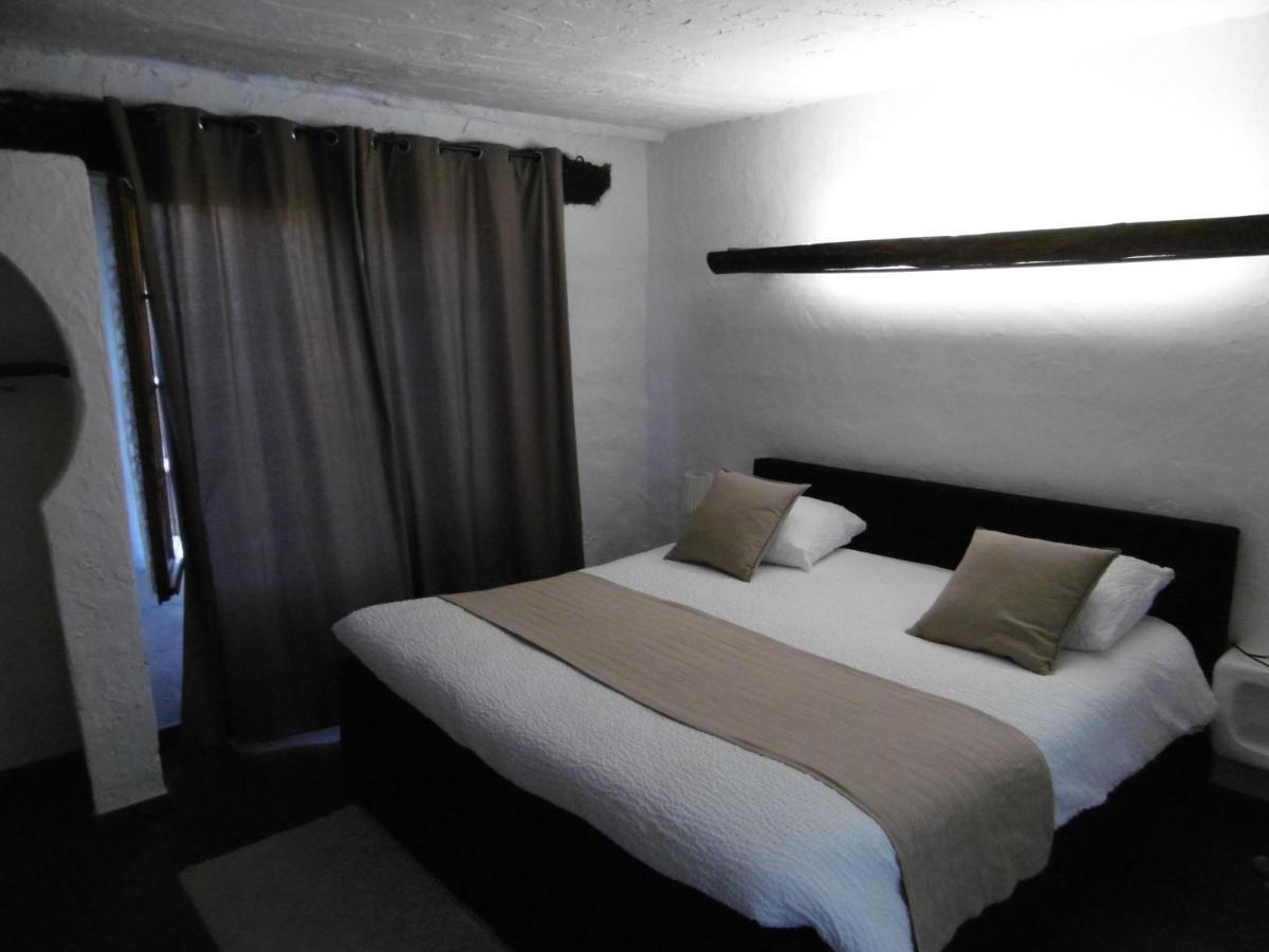 Hotel Le Relais Des Vieilles Postes Les Avenières Exteriér fotografie